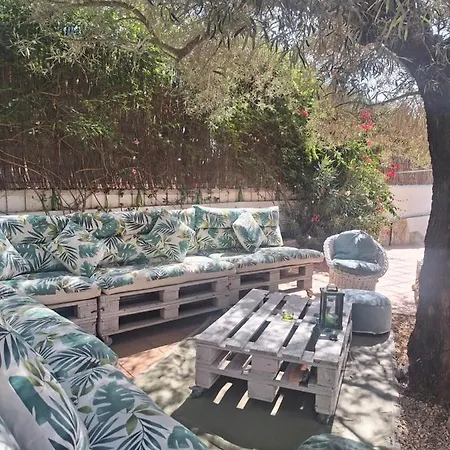 Au Jardin D'armand Bed & Breakfast