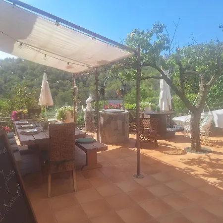 Au Jardin D'armand Bed & Breakfast *